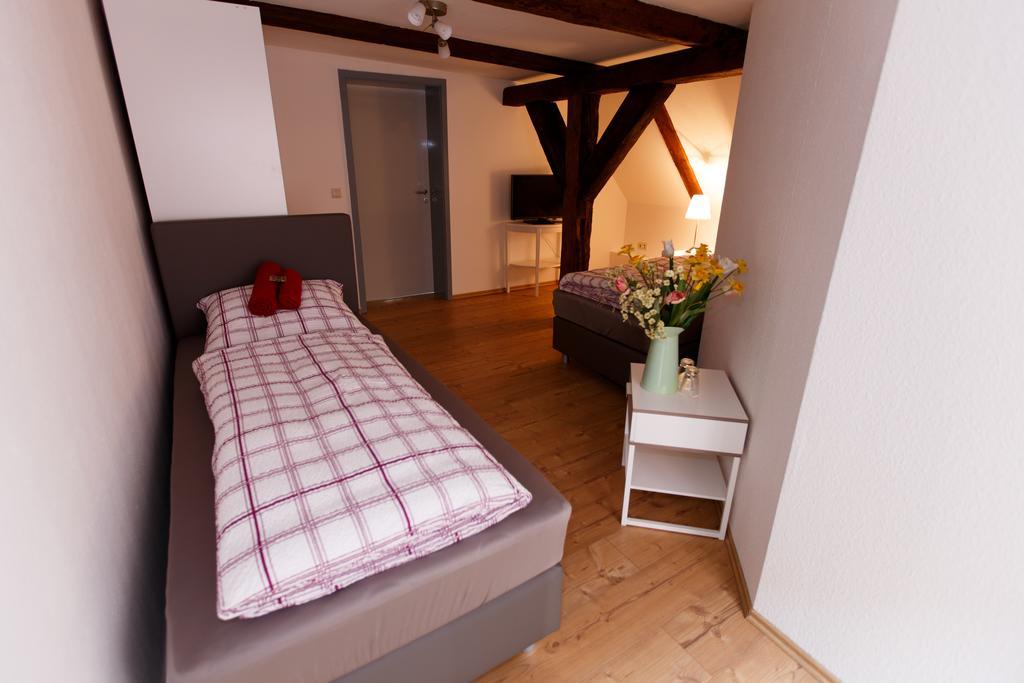 Pension Altes Burghotel 노이슈타트글레베 객실 사진